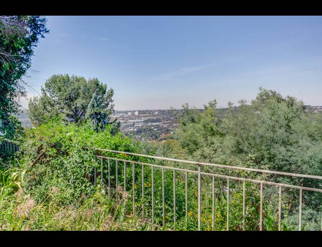 4 BEDROOM HOUSE FOR SALE IN CYRILDENE
